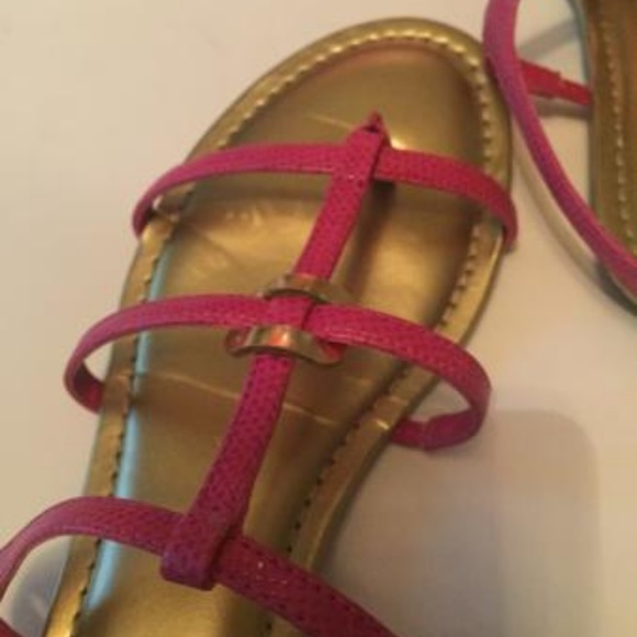 Hot Pink Chaps Sandals with Golden Soles - Picture 4 of 4